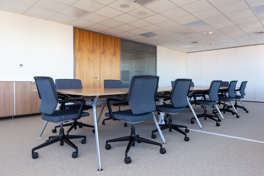 BIURO W NURCIE ZERO WASTE PLAN B GROUP REWITALIZUJE PRZESTRZEŃ DLA ZWIĄZKU MIAST POLSKICH