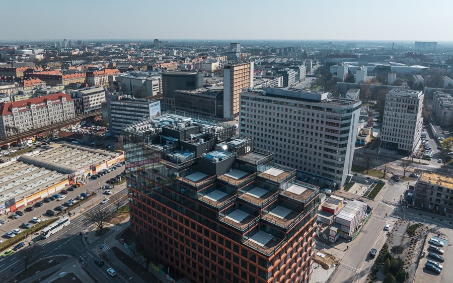 BIUROWIEC SWOBODNA SPOT WE WROCŁAWIU KOMFORTOWA POWIEŻCHNIA BIUROWA