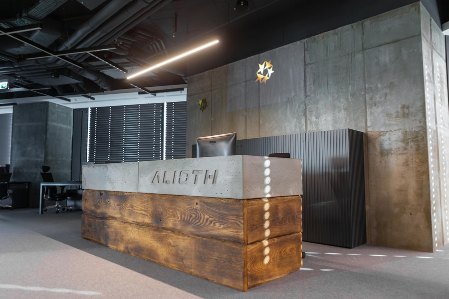 PLAN B GROUP ZREALIZOWAŁA BIURO ALIOTH NA 44. PIĘTRZE VARSO TOWER