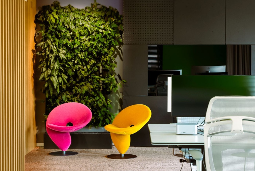 POWRÓT DO KORZENI. BIOPHILIC DESIGN W MIEJSCACH PRACY