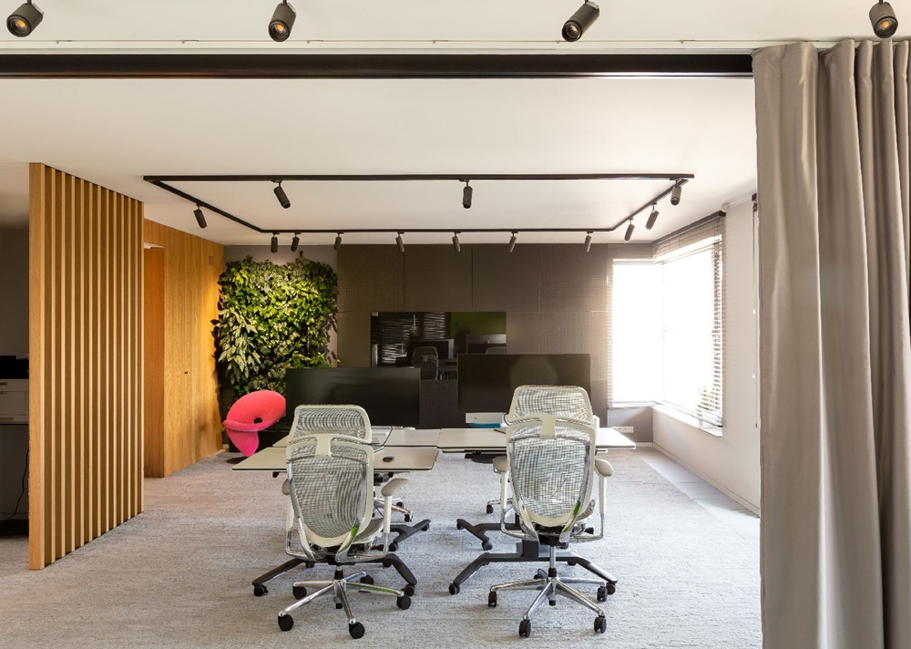 POWRÓT DO KORZENI. BIOPHILIC DESIGN W MIEJSCACH PRACY